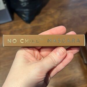 Lavaa Los Angeles No Chill lengthening and volumizing mascara in brown brun